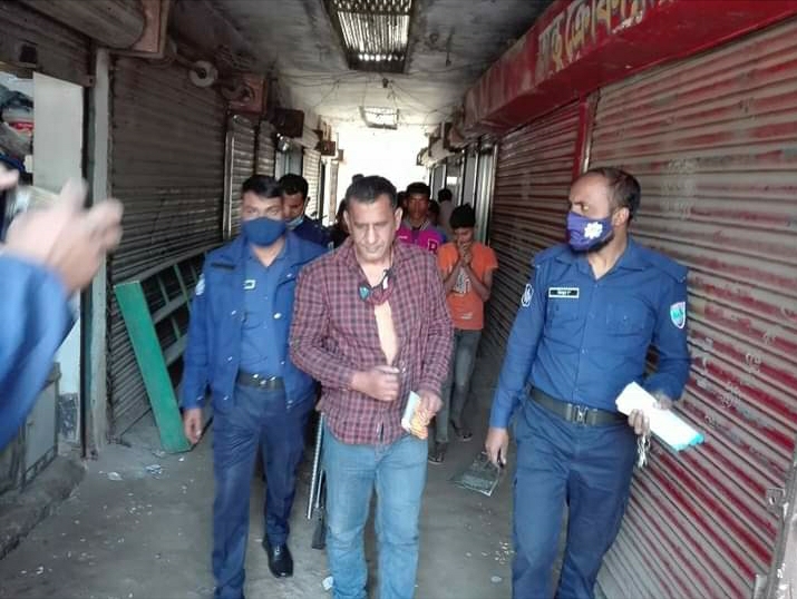 চুয়াডাঙ্গায় নকল ইউএনও আটক, ৬ মাসের কারাদণ্ড দিলেন আসল ইউএনও