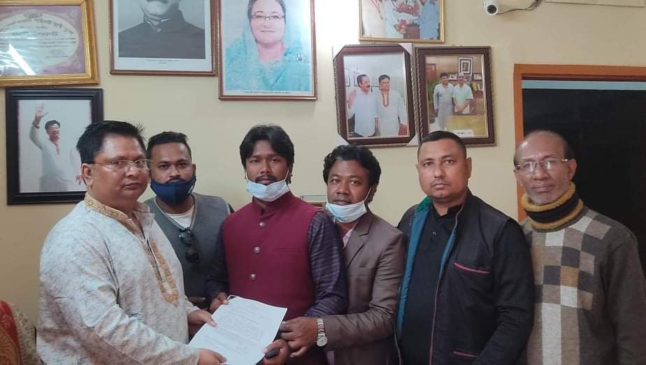 কলারোয়ায় মসজিদ উন্নয়নে জেলা পরিষদের আর্থিক সহায়তা প্রদান