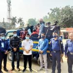 আনন্দ ভ্রমণে বের হয়ে পথে ২৫ কিশোরের জরিমানা