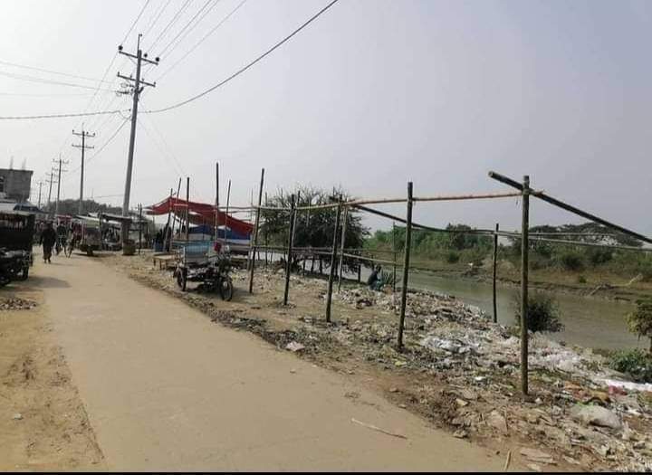 পাইকগাছার কপিলমুনি বাজারে আবারও সরকারি সম্পত্তি দখল: তৈরি হচ্ছে মৎস্য আড়ৎ