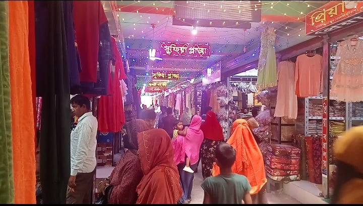 জমে উঠেছে শার্শার ঈদ বাজার