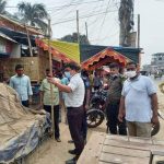 বিরামপুরে ইউএনওর নেতৃত্বে ফুটপাথ দখলমুক্ত অভিযান