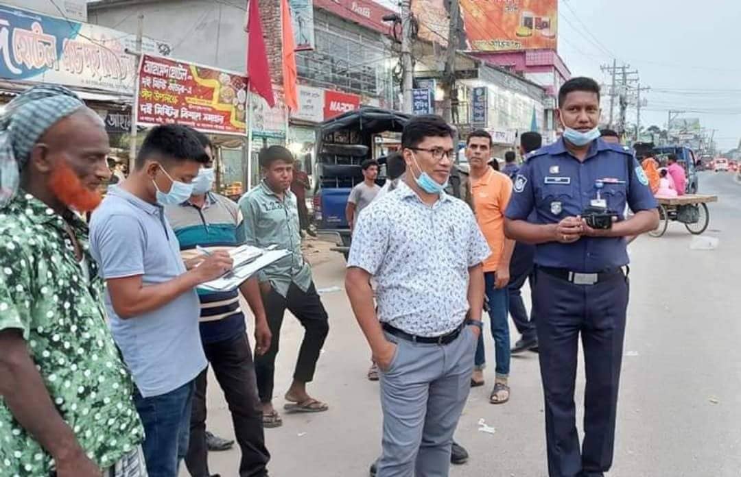বিরামপুরে মোবাইল কোর্ট পরিচালনা, জরিমানা আদায়