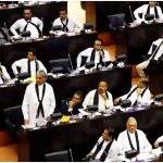 শ্রীলঙ্কার সরকারের বিরুদ্ধে অনাস্থা প্রস্তাব, বসেছে সংসদ