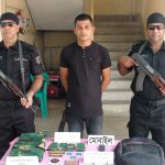কলারোয়ায় ভুয়া সেনা সদস্য আটক,নারীদের সাথে গড়ে তুলতেন সুসম্পর্ক