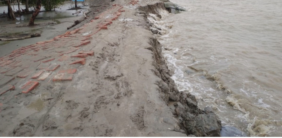 সাতক্ষীরার উপকূলে তিন নম্বর সর্তকতা সংকেত