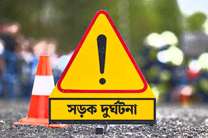 পাইকগাছায় ইঞ্জিন ভ্যানের চাকায় ওড়না পেঁচিয়ে গুরুতর আহত শিক্ষার্থী