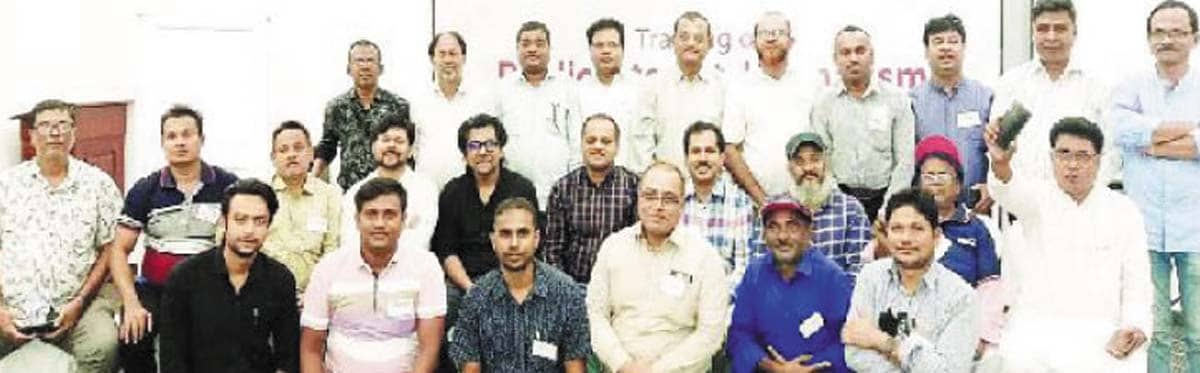 বিবিসি মিডিয়া অ্যাকশনের প্রশিক্ষণ পেলেন গ্রামের কাগজ সাংবাদিকরা