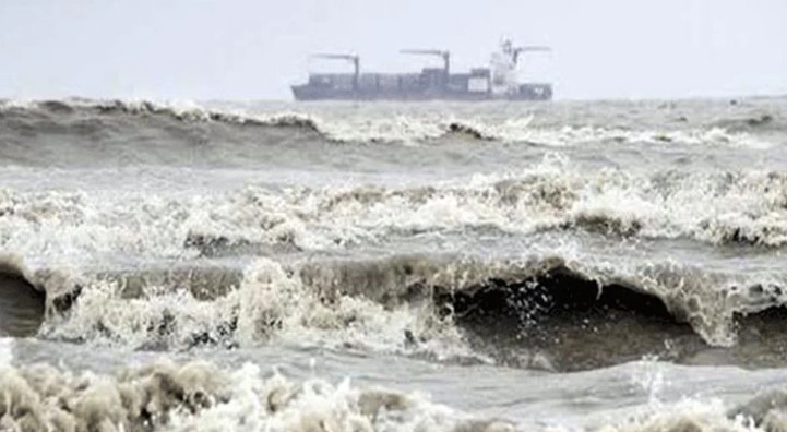 সমুদ্রবন্দরে ৩ নম্বর সতর্ক সংকেত