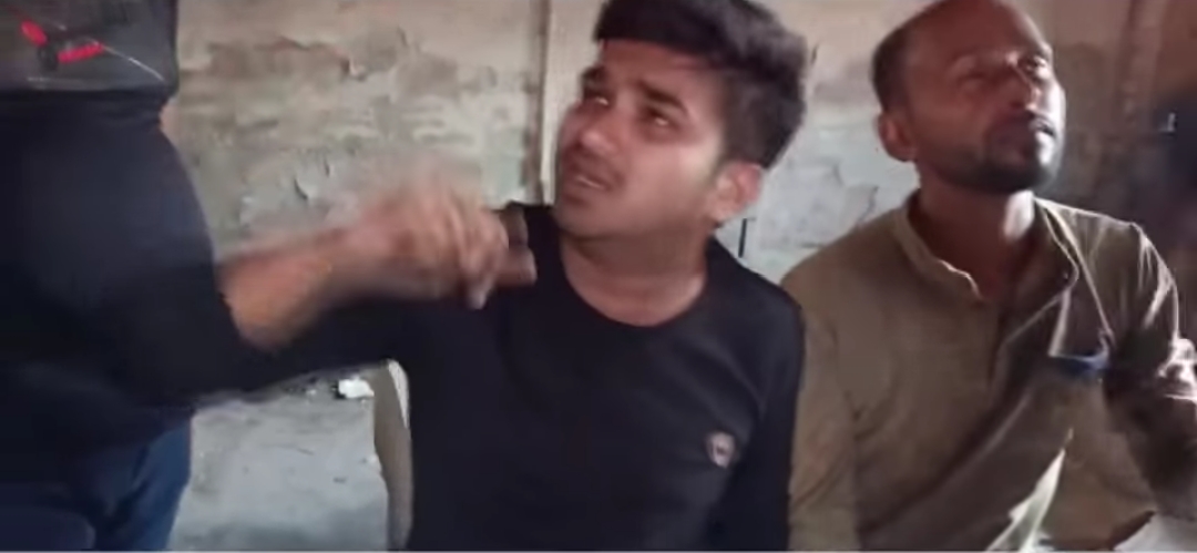 কলারোয়ায় দুই ভুয়া পুলিশ আটক
