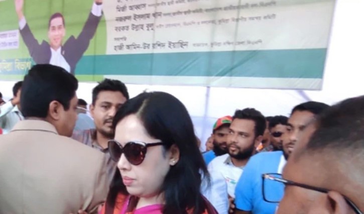 রুমিন ফারহানাসহ অর্ধশত নেতাকর্মীর মোবাইল ফোন চুরি!