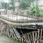 নির্মাণাধীন সেতু দেবে যাওয়ায় ৩ প্রকৌশলী বরখাস্ত, মেয়রকে শোকজ