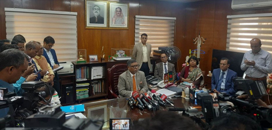 বারিধারায় থাকি, এখানেও অনেক মশা : স্বাস্থ্যমন্ত্রী