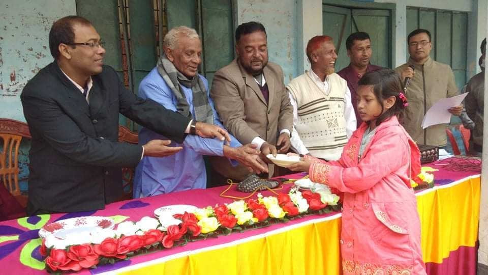 কলারোয়ার হঠাৎগঞ্জ প্রাথমিক বিদ্যালয়ে বার্ষিক ফল প্রকাশ ও পুরস্কার বিতরণ
