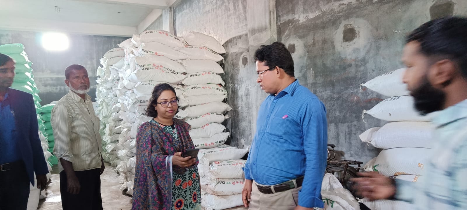 কলারোয়ায় ভ্রাম্যমাণ আদালতে দুই সার ব্যবসায়ীকে অর্থদণ্ড