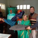 কলারোয়ায় গ্রামীণ ব্যাংকের পক্ষ থেকে হত দরিদ্রদের মাঝে কম্বল বিতরণ