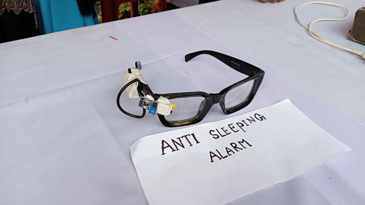 চালককে ঘুমাতে দেবে না যে ‘চশমা’