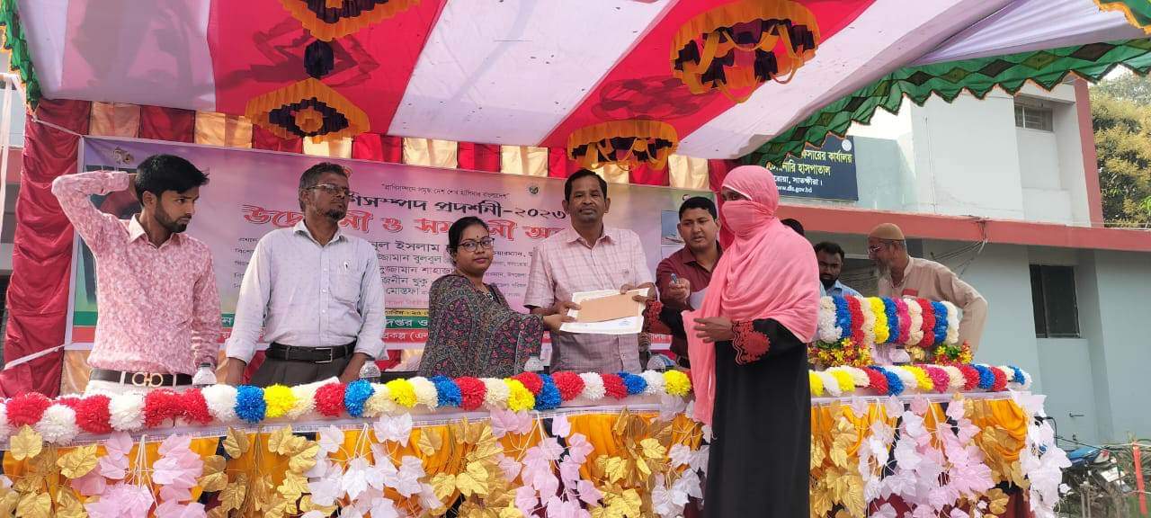 কলারোয়ায় প্রাণিসম্পদ প্রদর্শনী অনুষ্ঠিত