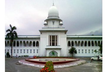 বিচারিক ক্ষমতা হারালেন পা ধরতে বাধ্য করা সেই জজ