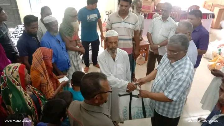 অনির্বাণ লাইব্রেরির উদ্যোগে ঈদ সামগ্রী বিতরণ