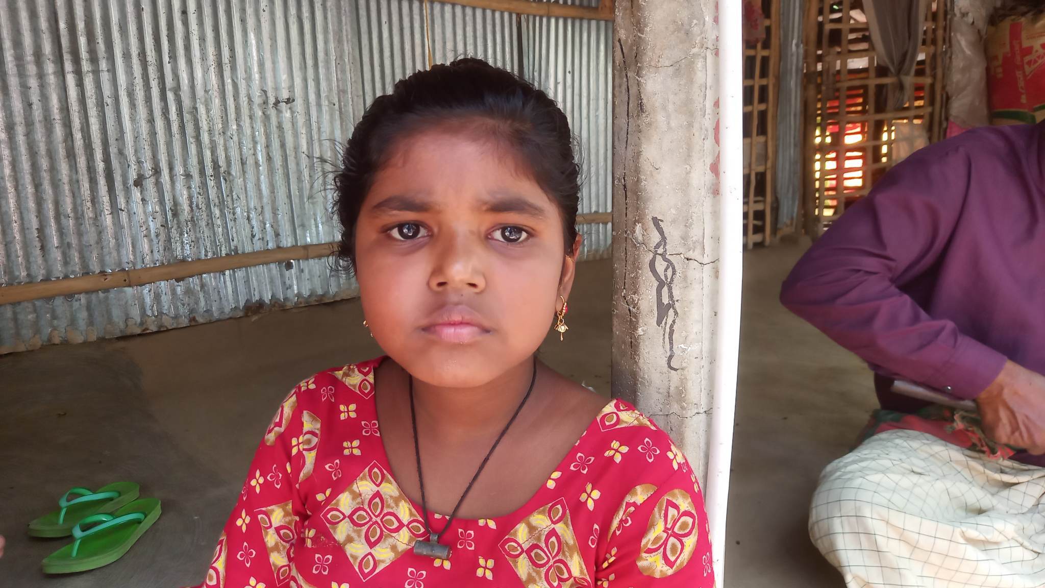 স্বাভাবিক জীবনে ফিরতে চায় কিডনি রোগে আক্রান্ত কলারোয়ার আয়েশা