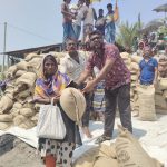 কয়রায় জেলেদের মাঝে চাল বিতরণ