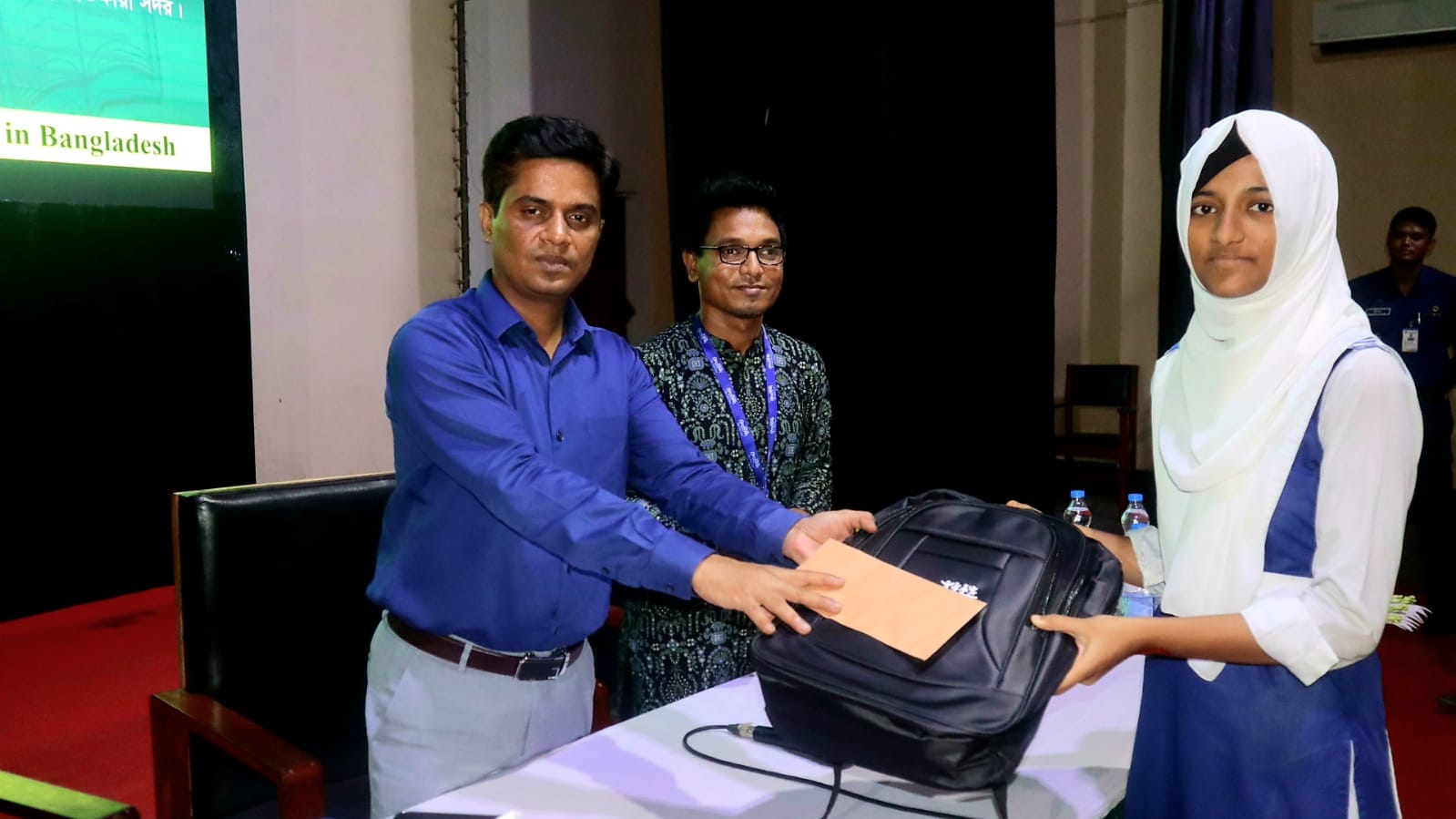 সাতক্ষীরায় ৫০ জন শিক্ষার্থী পেল বিদ্যানন্দের শিক্ষা বৃত্তি