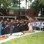 জাতির পিতার সমাধিসৌধে যবিপ্রবি পরিবারের শ্রদ্ধা
