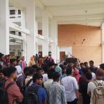 বাসে যবিপ্রবি ছাত্রীকে শ্লীলতাহানির ঘটনায় বিক্ষোভ করেছে শিক্ষার্থীরা