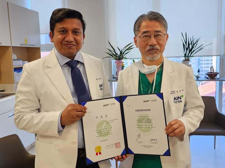 স্পাইন সার্জন ডাঃ মাহমুদুল হাসান পলাশ ফেলোশিপ ট্রেনিং শেষে দেশে প্রত্যাবর্তন