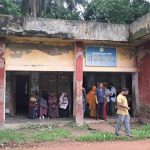 কচুয়ায় ঝুকিপূর্ণ ভবনে চলছে সাব-রেজিস্ট্রার অফিসের কার্যক্রম