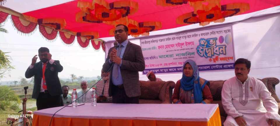পাইকগাছার শ্রীরামপুরে সংযোগ সড়ক উদ্বোধন