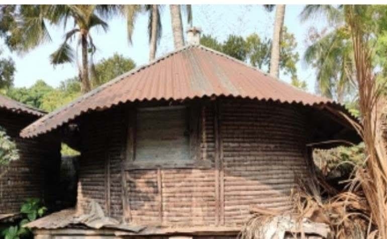 হারিয়ে যাচ্ছে গ্রামবাংলার ঐতিহ্য ধানের গোলা