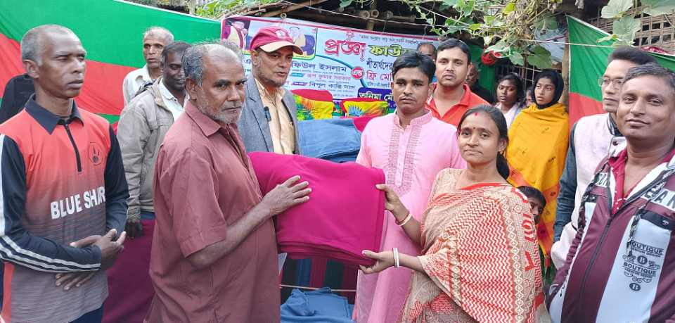 প্রজ্ঞা ফাউন্ডেশনের উদ্যোগে শীতবস্ত্র বিতরণ ও ফ্রি মেডিকেল ক্যাম্প