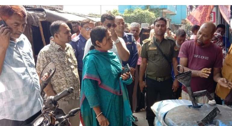 কয়রায় দ্রব্যমূল্য নিয়ন্ত্রণে বাজার মনিটরিং 