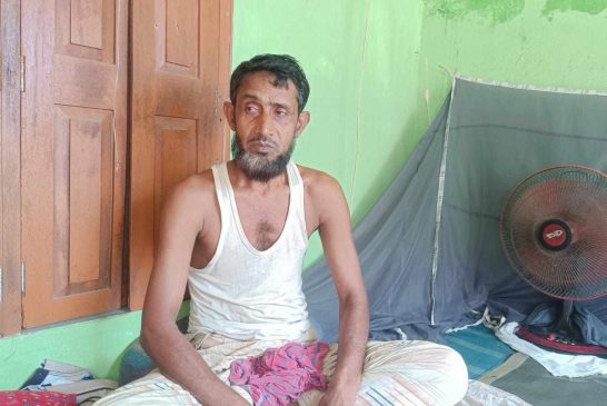 কয়রায় ব্যবসায়ীকে বেঁধে রেখে বাড়িতে ডাকাতি