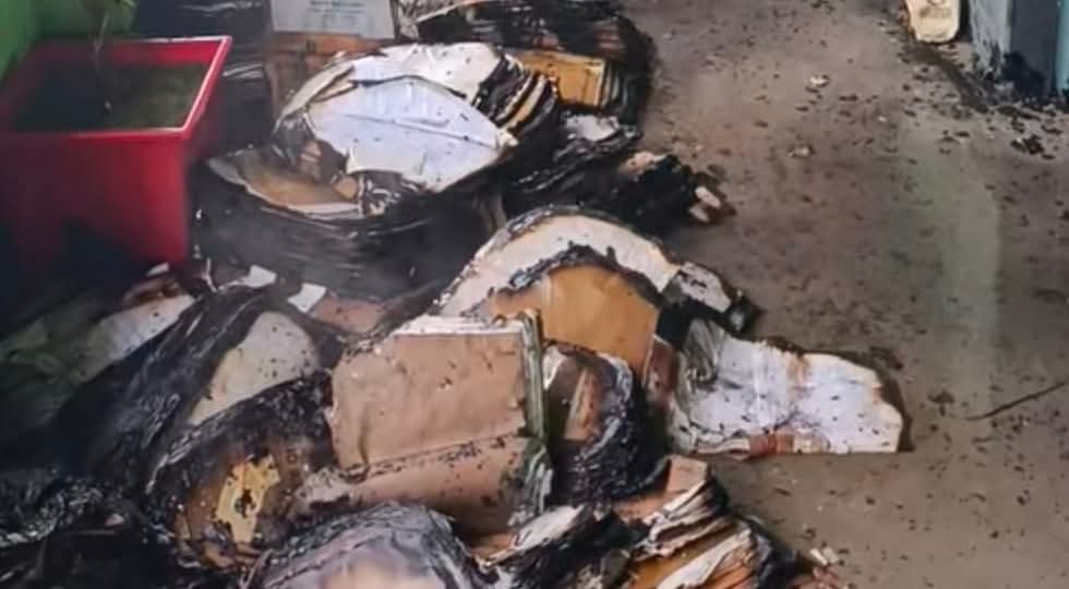 কলারোয়া প্রাথমিক শিক্ষা অফিসে অগ্নিকান্ড
