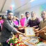 উপকূলের বাস্তবতা থেকে জাতীয় মঞ্চে—রতন সরকার পদক পেলেন তারিক লিটু