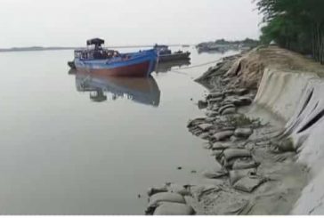 কয়রায় অবৈধভাবে বালু উত্তোলন; ধরাছোঁয়ার বাইরে মূল হোতারা