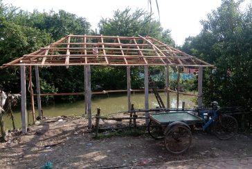 কয়রায় আটরা গ্রামের খাস জমিতে গভীর রাতে ঘর নির্মাণ এর অভিযোগ