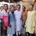 কলারোয়ায় ধানের শীষের পক্ষে লিফলেট বিতরণ করেছেন সাবেক এমপি িএ