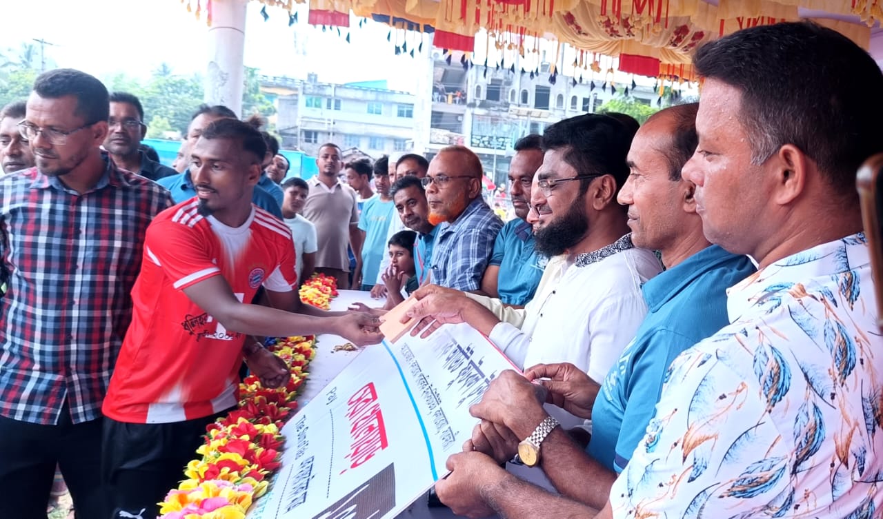 কলারোয়ায় ক.পা.ই. ফুটবল টুর্নামেন্ট; সেমিফাইনালে উন্নীত ধুলিহর 