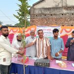 কলারোয়ায় সীমান্ত বহুমুখী সমবায় সমিতির উদ্যোগে চারা বিতরণ