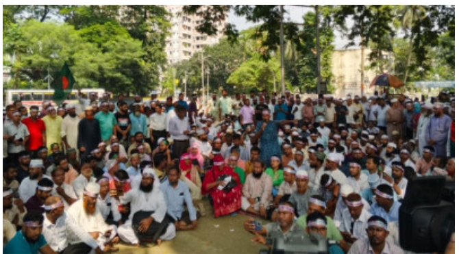 বাকি আছে এক ঘণ্টা, আমাদের দাবি মেনে নিন’