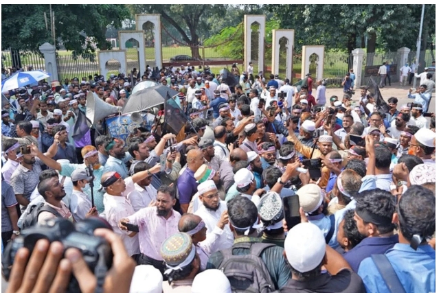 আন্দোলনকারী শিক্ষকদের আমরণ অনশন কর্মসূচি ঘোষণা