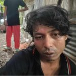 সাতক্ষীরায় চিহ্নিত মাদক ব্যবসায়ীকে পুলিশে দিলো জনতা