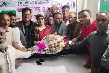 কলারোয়ায় অ্যাডঃ শাহানারা পারভীন বকুলকে ফুলেল শুভেচ্ছা