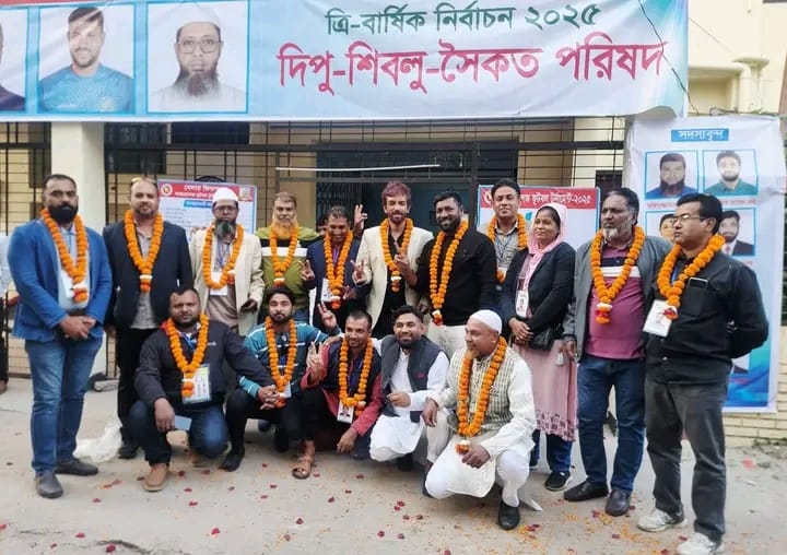সাতক্ষীরায় ক্রিকেট আম্পায়ার্স ও স্কোরার্স অ্যাসোসিয়েশনের নির্বাচন:সহ-সভাপতি শিবলু ও সম্পাদক সৈকত