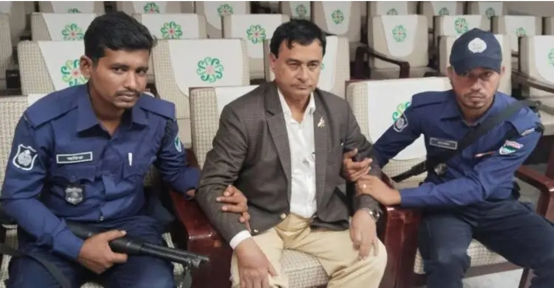 ভিআইপি সুবিধা নিতে অতিরিক্ত সচিব দাবি, যুবক আটক