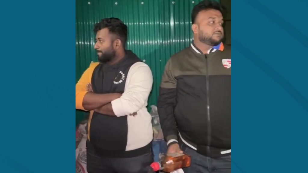 গাজীপুরে পেট্রোল বোমাসহ ছাত্রলীগ ও স্বেচ্ছাসেবক লীগের তিন নেতা আটক